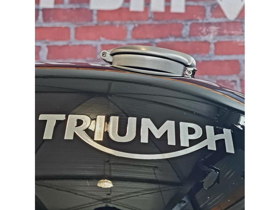 TRIUMPH THRUXTON 1200 RS