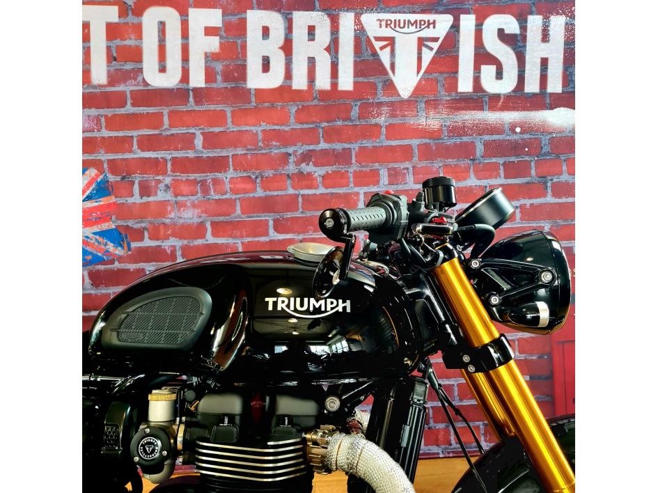 TRIUMPH THRUXTON 1200 RS