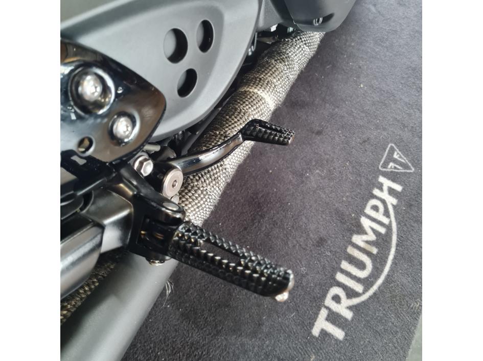 TRIUMPH THRUXTON 1200 RS