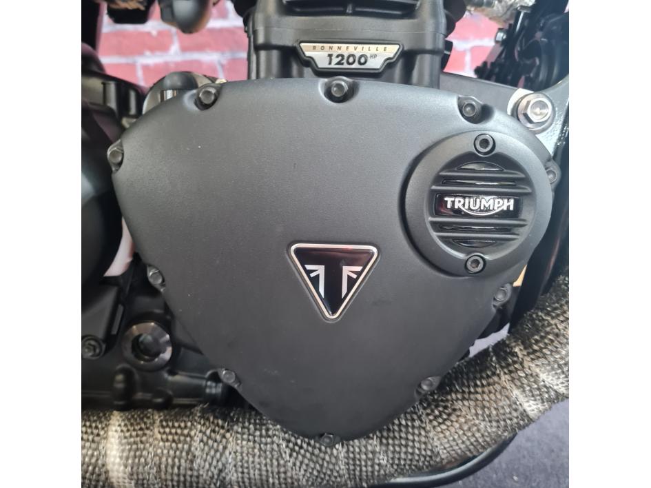 TRIUMPH THRUXTON 1200 RS