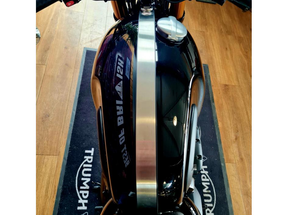 TRIUMPH THRUXTON 1200 RS