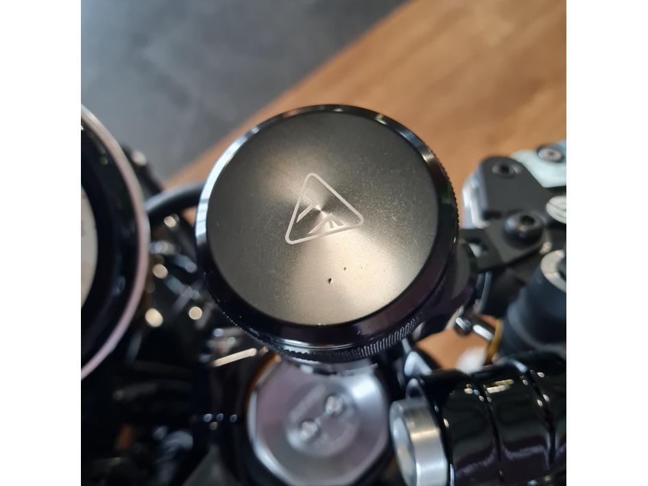 TRIUMPH THRUXTON 1200 RS