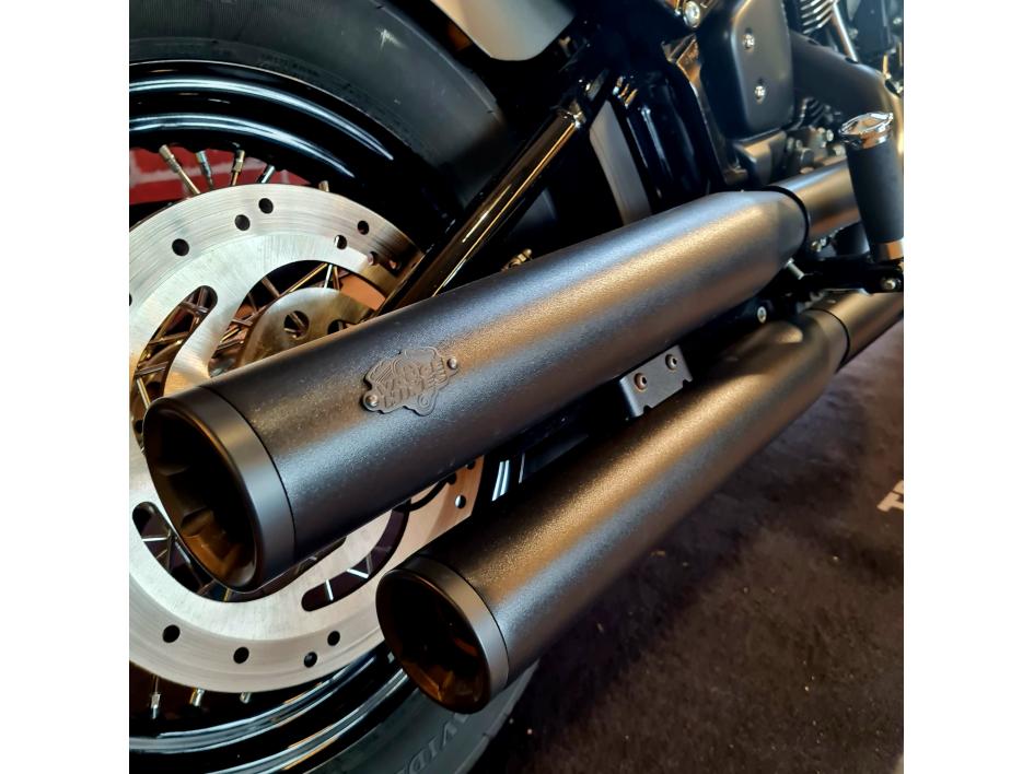 HARLEY-DAVIDSON SOFTAIL STREET BOB 1745