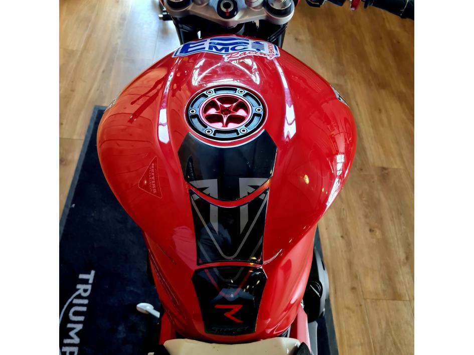 TRIUMPH STREET TRIPLE 675 R (RSV)