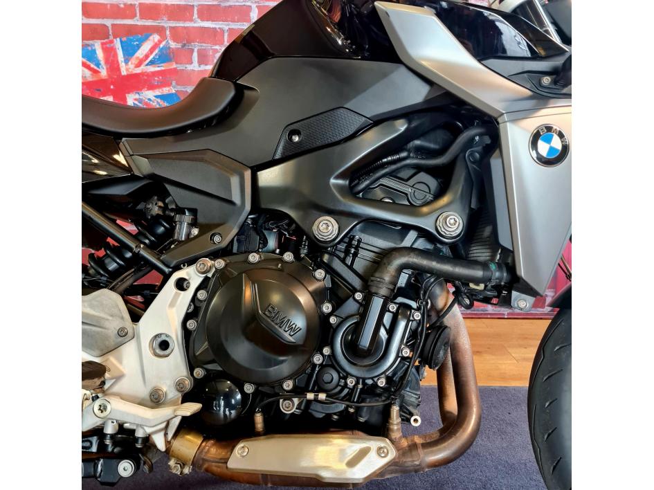 BMW F 900 R (A2)
