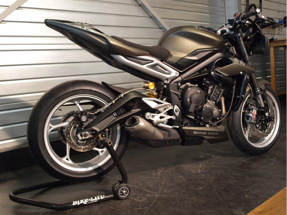 STREET TRIPLE RS ARMY
